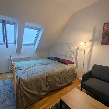 Cozy Near Center With Private Bathroom In A Shared Flat * 布拉格